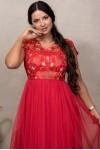 Rochie de ocazie Mariah din tull rosu, cu broderie
