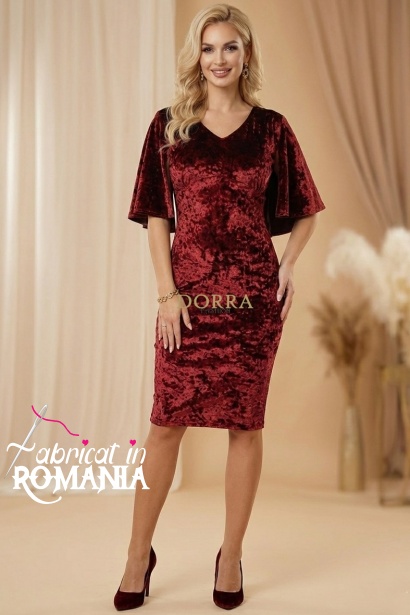 Rochie Angela din catifea grena, cu croiala pe corp si maneci tip capa