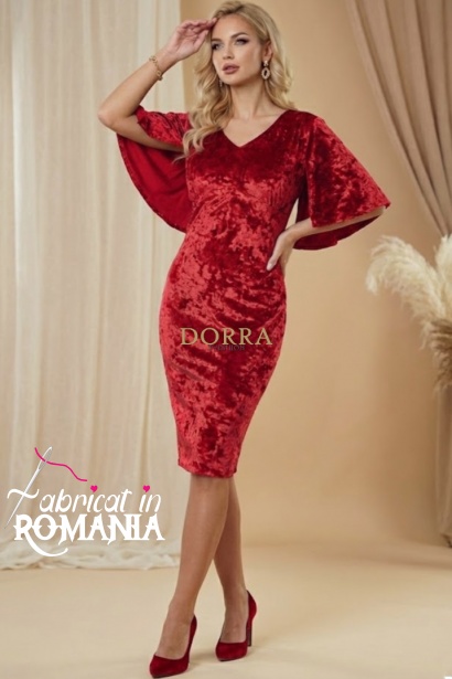 Rochie Angela din catifea rosie, cu croiala pe corp si maneci tip capa
