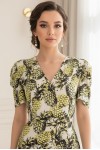 Rochie petrecuta Ania din vascoza cu imprimeu vegetal, maneca scurta si nasturi in talie