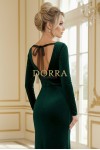 Rochie de seara Aurora din catifea verde cu sclipici, maneca lunga si spate gol