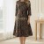 Rochie midi Gisele din jerse cu imprimeu metalizat baroc, maneci 3/4, croiala lejera