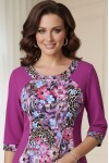 Rochie Lizzy cu croiala clepsidra, din jerse ciclame si imprimat