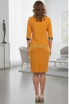 Rochie Maribel cu croiala clepsidra, din jerse galben mustar si imprimeu geometric