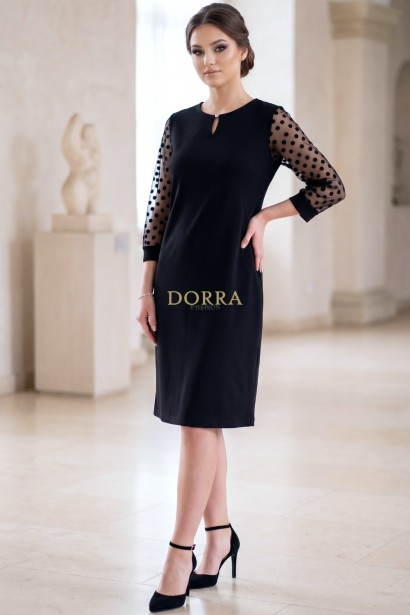 Rochie cocktail Amanda din stofa elastica neagra, cu maneca din tull cu catifea