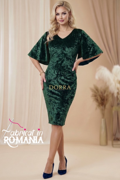 Rochie Angela din catifea verde smarald, cu croială pe corp și mâneci tip capă