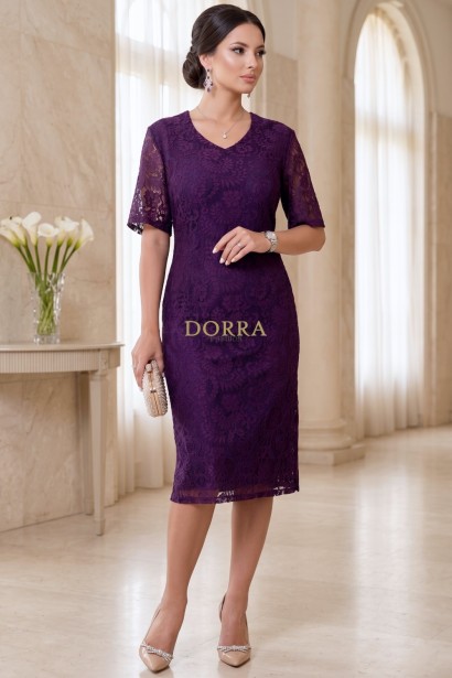 Rochie de ocazie Arkadia din dantela mov pruna cu croiala dreapta si captuseala