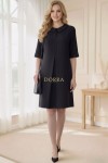Rochie de zi Cara din stofă neagră, cu croială largă și mânecă 1/2