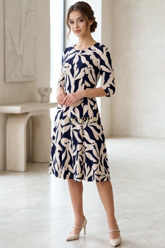Rochie midi Gisele din jerse cu imprimeu abstract negru cu bej, mâneci 3/4, croială lejeră