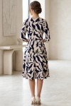 Rochie midi Gisele din jerse cu imprimeu abstract negru cu bej, mâneci 3/4, croială lejeră