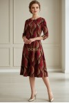 Rochie midi Gisele din jerse rosu cu bej, maneci 3/4, croiala lejera
