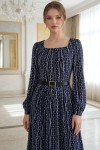 Rochie Illusion din tripluvoal bleumarin imprimat, cu decolteu patrat si curea