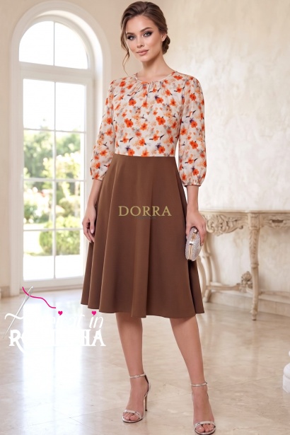 Rochie măsuri mari Jody din mătăsică și stofă maro, cu clini și mânecă 3/4