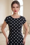 Rochie măsuri mari Kasiana din batist negru cu buline mari albe, cu clini și mânecă scurtă