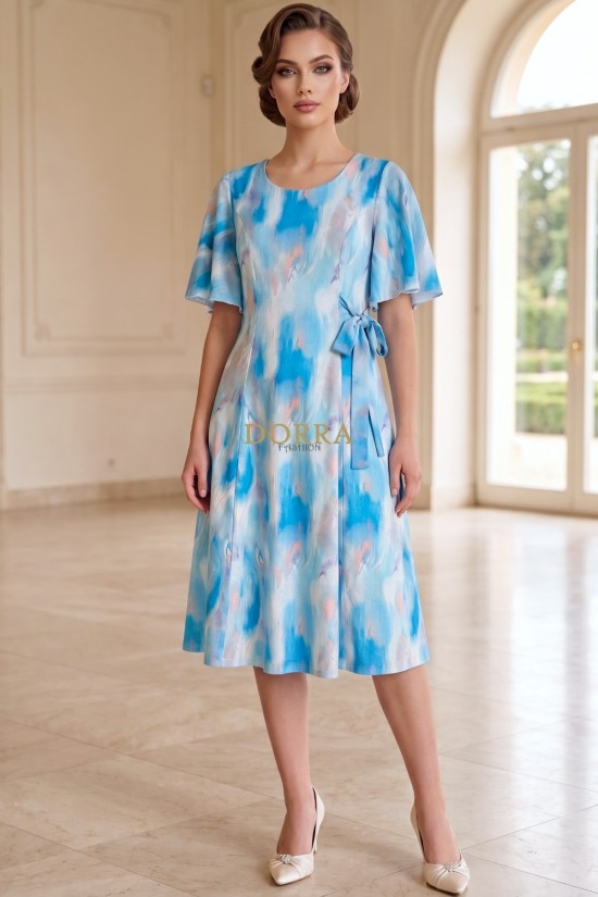 Rochie cocktail Kim din lycra în nuanțe de bleu/turquoise, cu mâneci și cordon din voal