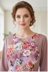 Rochie Lizzy cu croiala clepsidra, din jerse roz prafuit si imprimat