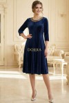 Rochie Medeea din catifea bleumarin, cu aplicatie la decolteu si croiala clos
