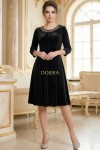 Rochie Medeea din catifea neagra, cu aplicatie la decolteu si croiala clos