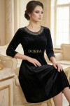 Rochie Medeea din catifea neagra, cu aplicatie la decolteu si croiala clos
