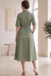 Rochie midi Paula din bumbac kaki, închidere cu nasturi și cordon