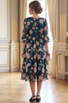 Rochie midi Raluca din voal verde cu imprimeu floral, fir lame, căptușeală și volane