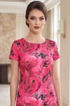 Rochie de zi Sara ciclame cu imprimeu abstract, ușor cambrată, cu mânecă scurtă