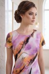 Rochie de zi Sara lila cu accente portocalii, ușor cambrată, cu mânecă scurtă