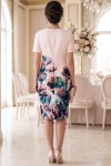 Rochie de zi Sara piersică cu imprimeu floral, ușor cambrată, cu mânecă scurtă