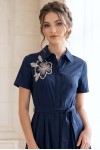 Rochie midi Sophia din bumbac bleumarin, închidere cu nasturi și broderie florală
