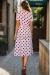 Rochie midi Cleo roz, cu maneca scurta si fusta petrecuta