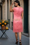 Rochie de ocazie Ina din dantela corai cu croiala dreapta si dublura la culoare